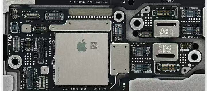 630GB 机密文件外泄：iPhone 18 Pro 被扒了个干净图5