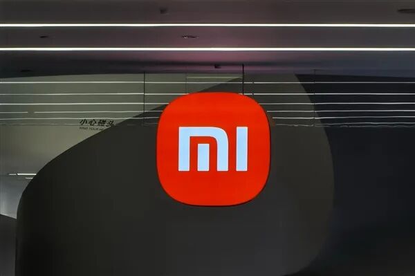 小米新一轮增长核心曝光:投入增至百亿元!图1