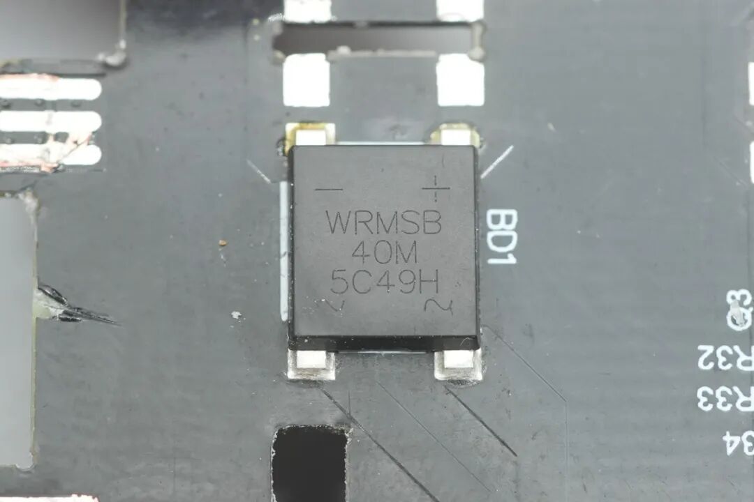 拆解报告:WEKOMEWP 45W 氮化镓充电器图39