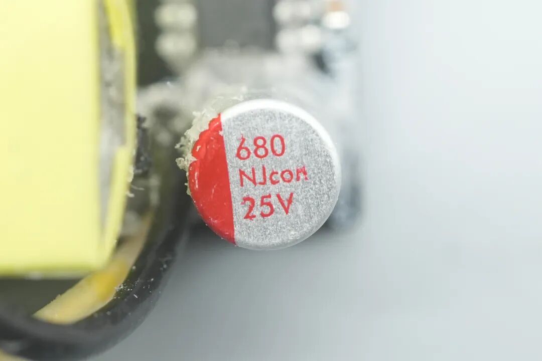 拆解报告:WEKOMEWP 45W 氮化镓充电器图56