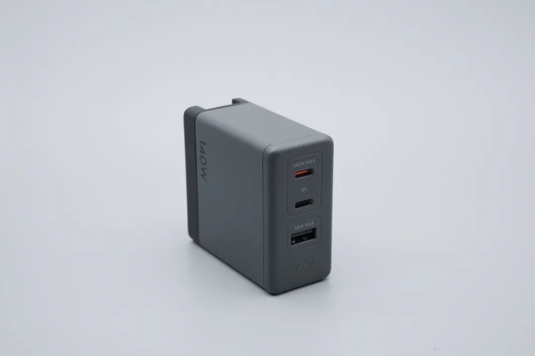 拆解报告:大疆140W 2C1A充电器图8