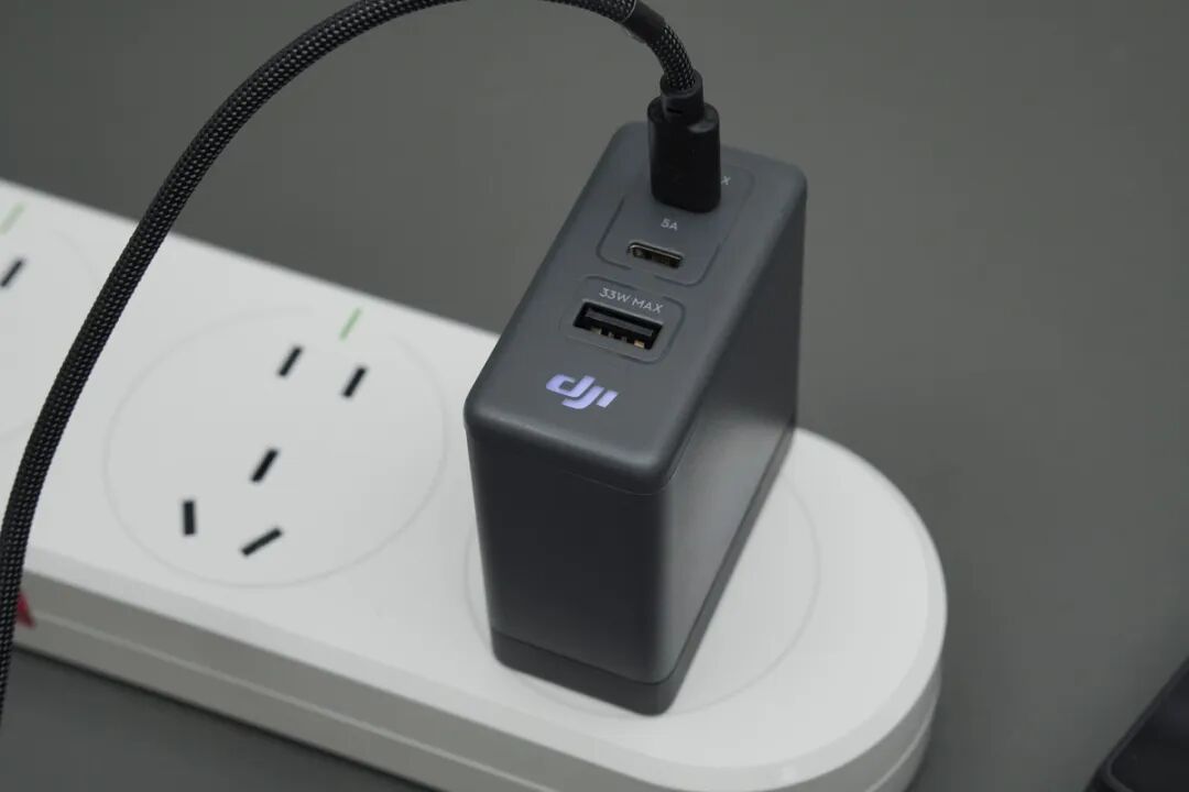 拆解报告:大疆140W 2C1A充电器图23