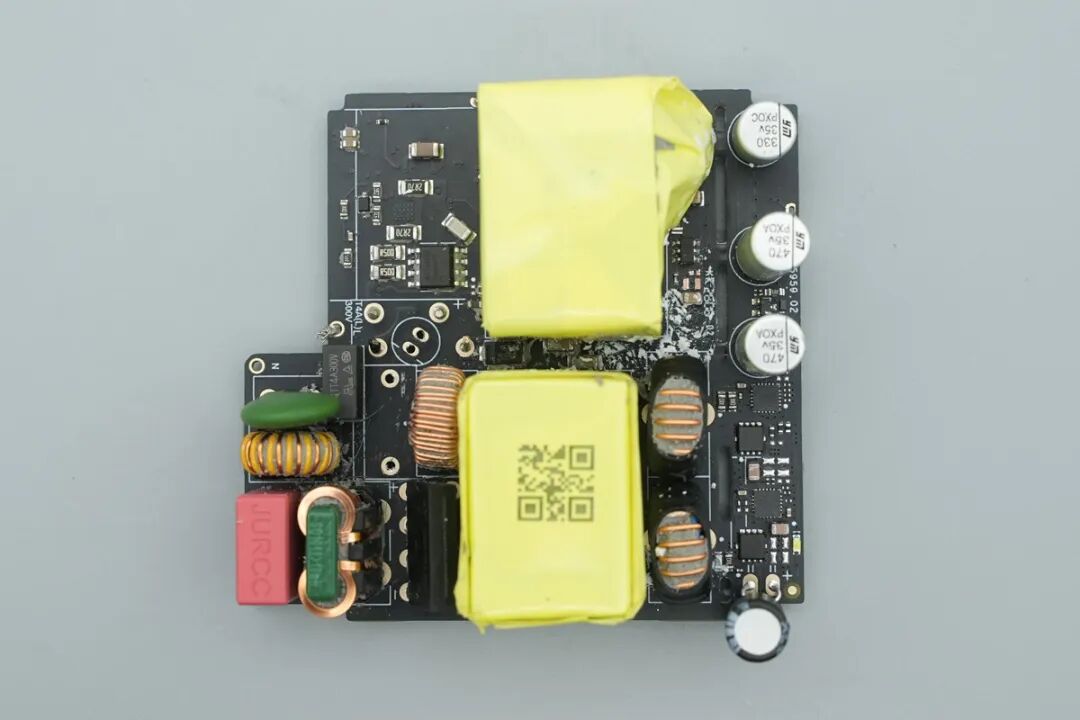 拆解报告:大疆140W 2C1A充电器图43