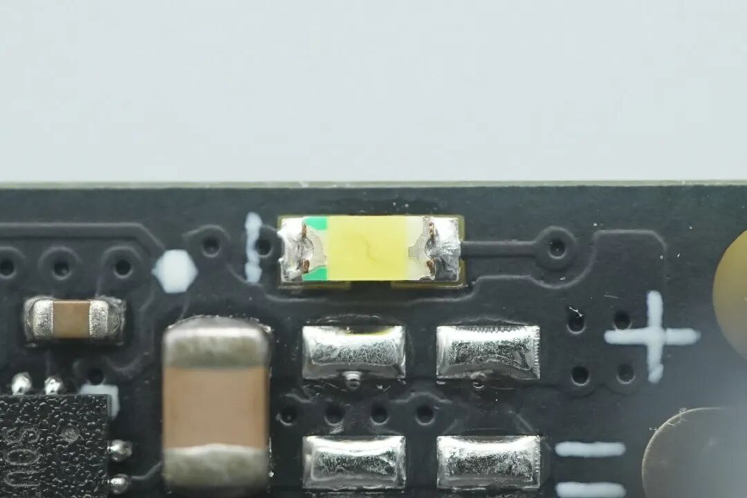 拆解报告:大疆140W 2C1A充电器图78