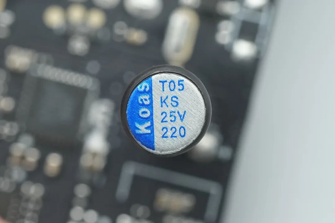 拆解报告:大疆140W 2C1A充电器图87