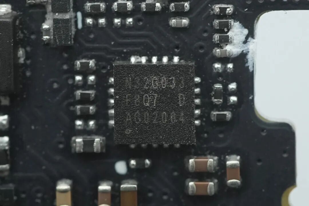 拆解报告:大疆140W 2C1A充电器图88