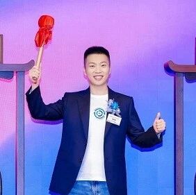 华为智驾最大对手，成功上市敲钟