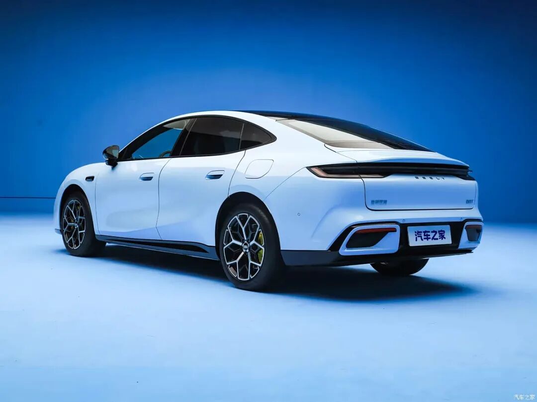 4.999米车长+800V+宁德时代电池，20万级“卷王”来了？图13