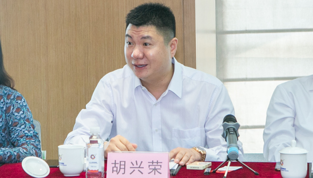 百亿富豪被抓,爆出惊人内幕图1