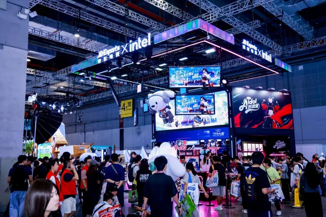酷睿Ultra战力Plus,英特尔携九大合作伙伴亮相Bilibili World 2026图11
