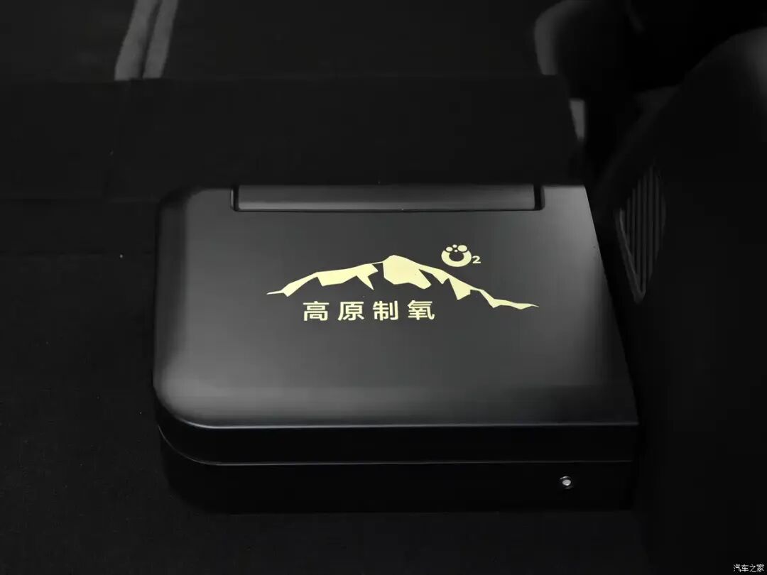搭载华为乾崑智驾ADS 5,航空级制氧系统,爬山涉水蹲蹲这辆!图14