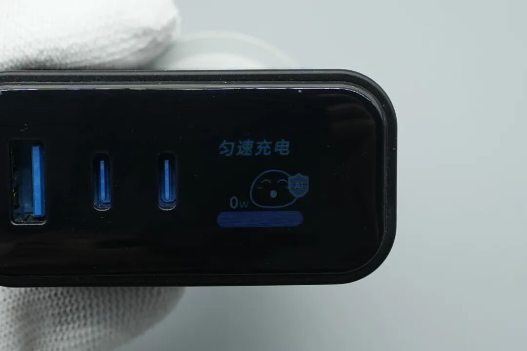 拆解报告：白牌100W 2C1A智显屏氮化镓快充图9