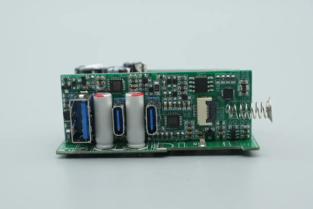 拆解报告：白牌100W 2C1A智显屏氮化镓快充图44