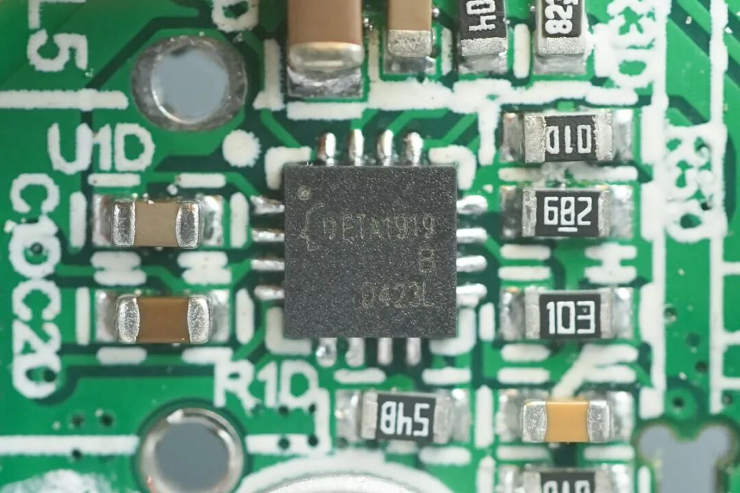 拆解报告：白牌100W 2C1A智显屏氮化镓快充图66