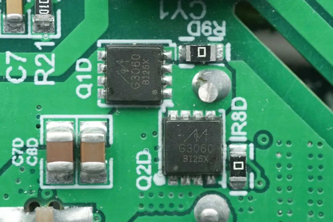 拆解报告：白牌100W 2C1A智显屏氮化镓快充图69