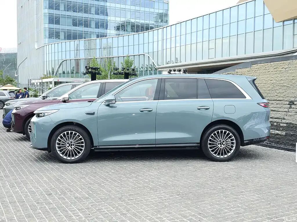 1.5T Hi4动力,790牛·米,3米多轴距,2+2+2大六座,续航1652km!图6