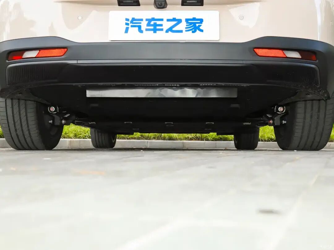 长续航全域800V,10万出头买新车,性价比拉满!图22