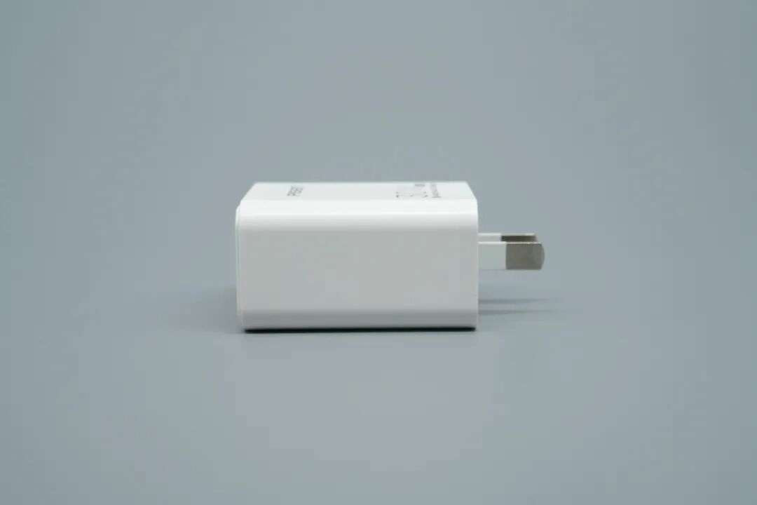 拆解报告:品胜30W 2A2C充电器图6