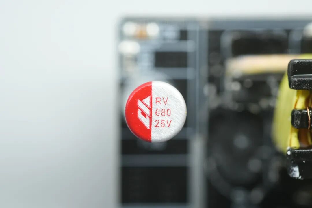 拆解报告:品胜30W 2A2C充电器图48