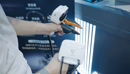 工厂最缺人的岗位，终于等来了愿意干的员工。图15