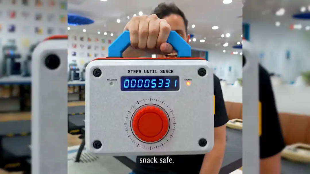 苹果将推「iPhone 月租」计划；SpaceX 股价大跌，马斯克警告做空机构；谷歌发布 3.6 Flash 等模型 | 极客早知道图10