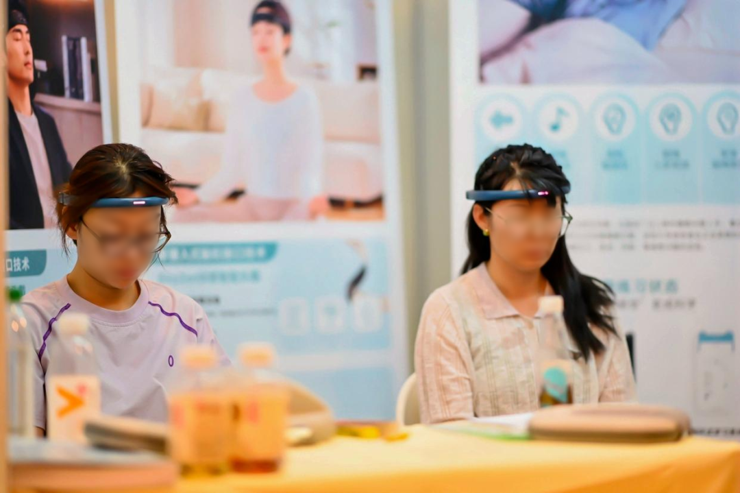 脑机接口赋能科技疗愈，BrainCo强脑科技亮相首届疗愈行业发展大会图3