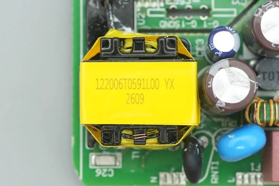 拆解报告:宜家20W USB-C氮化镓快充图32