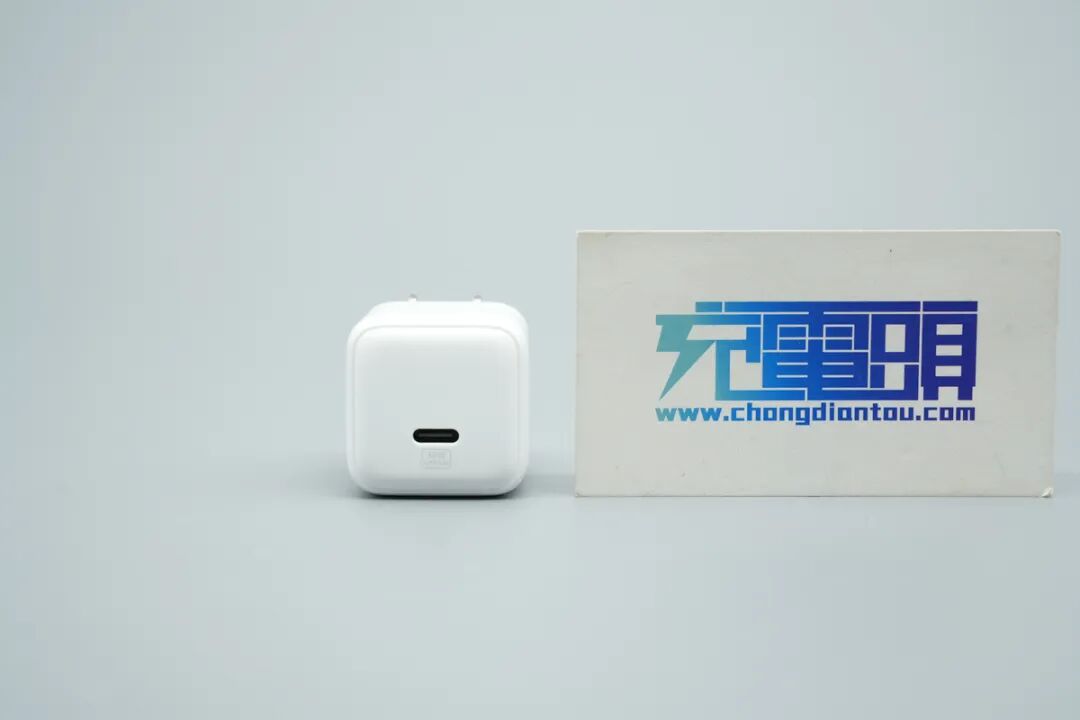 拆解报告:奥海60W动态氮化镓快充图1