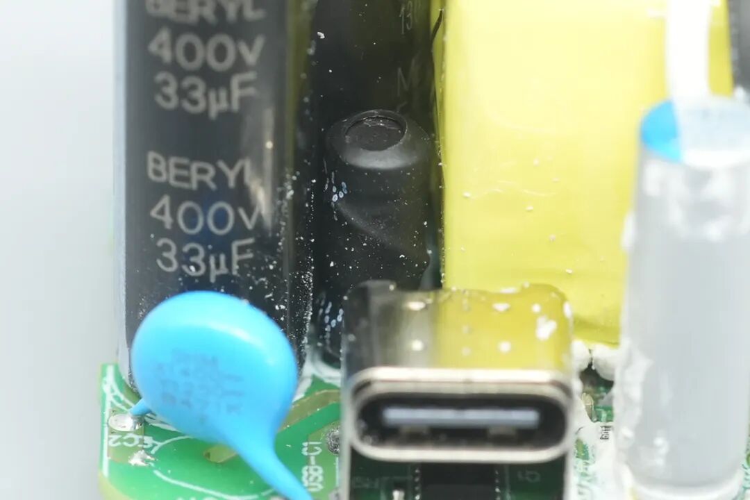 拆解报告:奥海60W动态氮化镓快充图25