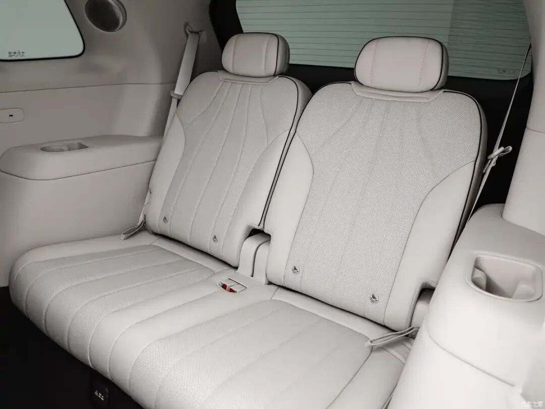 中大型六座SUV，超5米车长，二排头等舱航空座椅，置换价16.98万起！图18