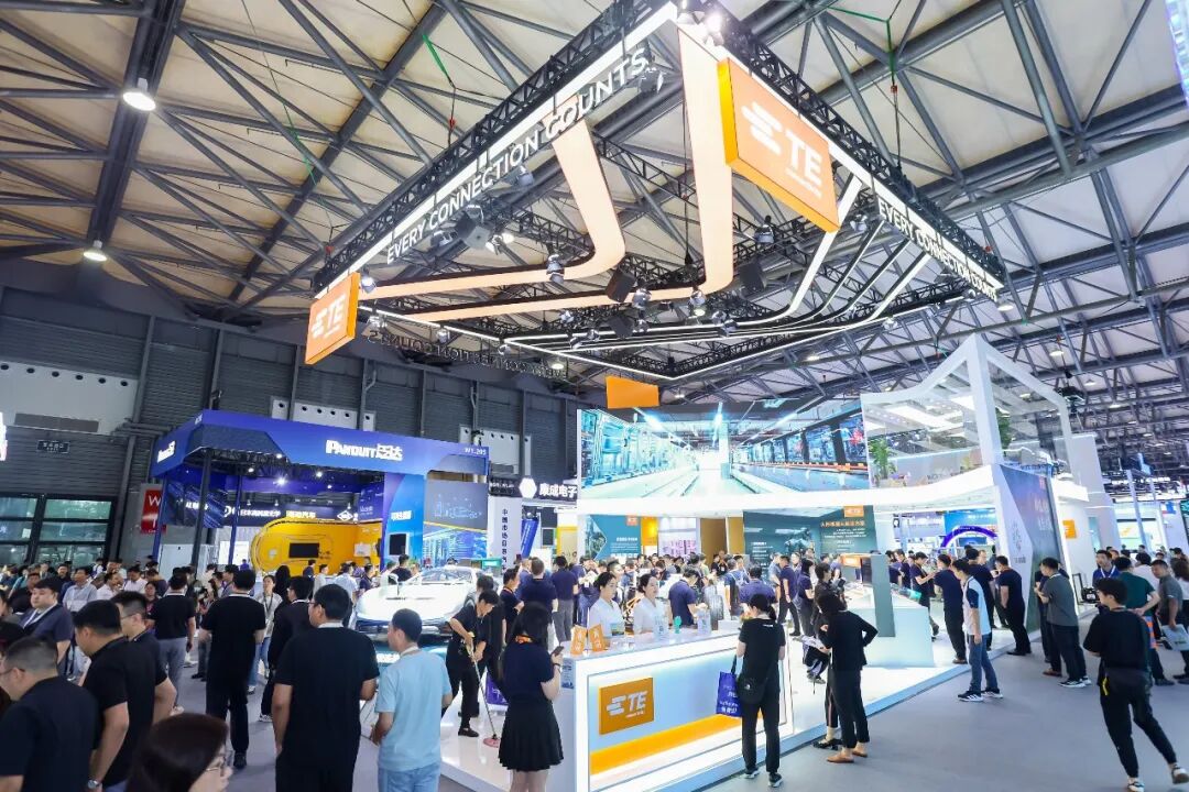 展会次日报道:智能出行发展空间依旧广阔,车规级硬件技术演进多点开花图24