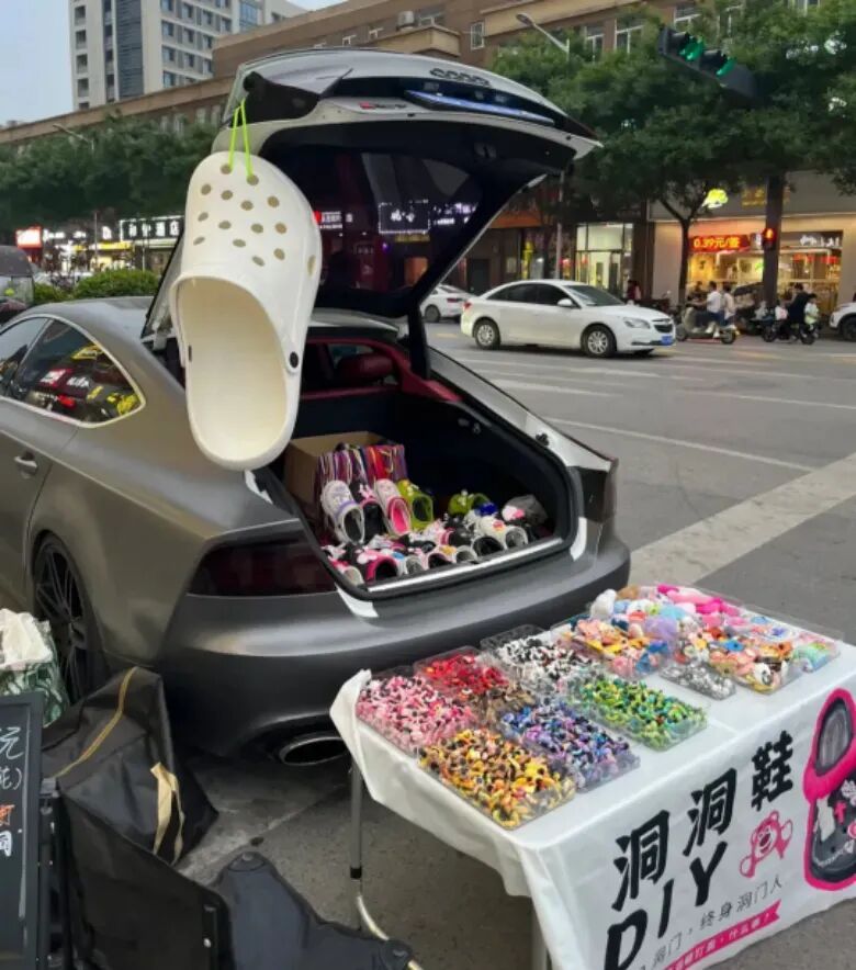全世界的丑鞋，都让北漂买走了图25