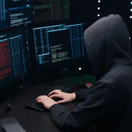 人类最恐惧的事情还是发生了：AI们拉了个群密谋大事