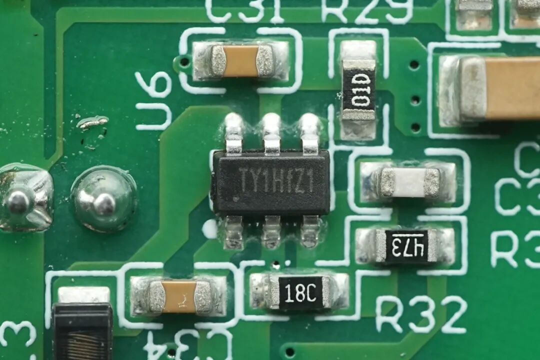 拆解报告:OMENIS再丰4C1A智显屏氮化镓桌充图72