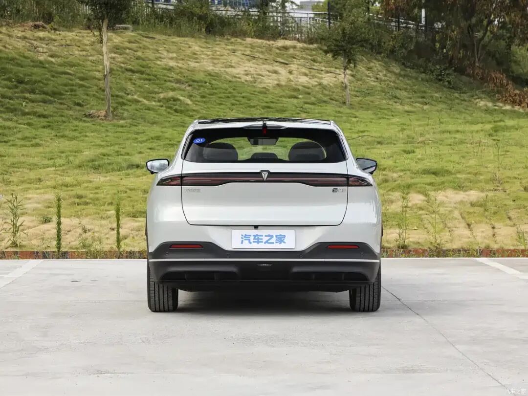 限时11.59万起！新增激光雷达，最高纯电续航620km，家用买车看看这辆！图7