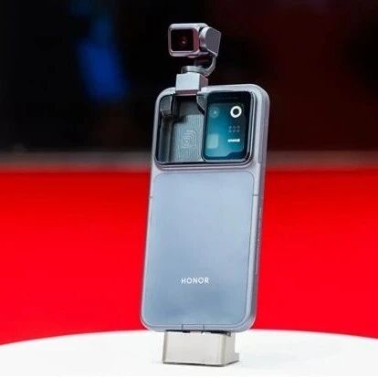 Robot Phone首发钛合金云台！荣耀机器人技术首次融入手机