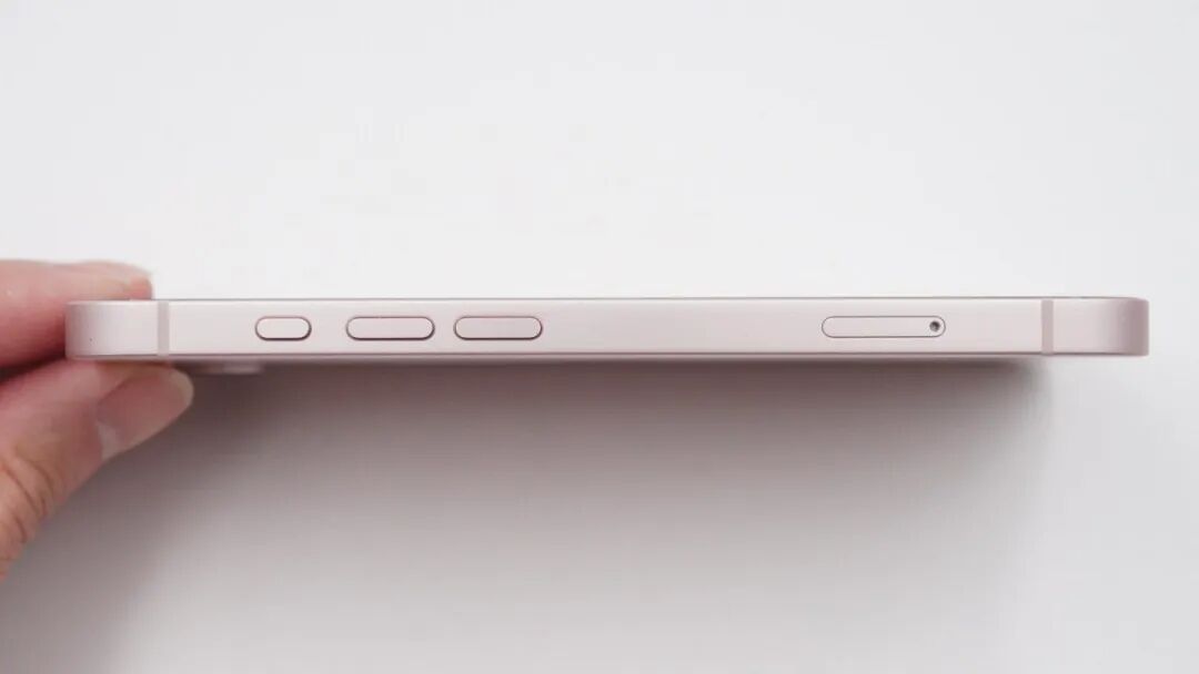 拆解报告:苹果iPhone 17e手机图6