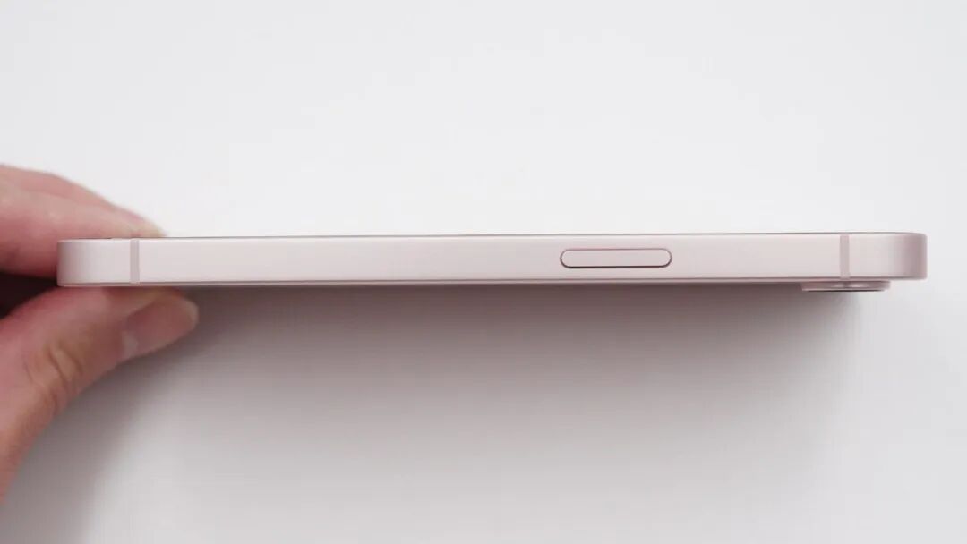 拆解报告:苹果iPhone 17e手机图7