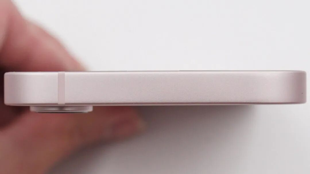 拆解报告:苹果iPhone 17e手机图8