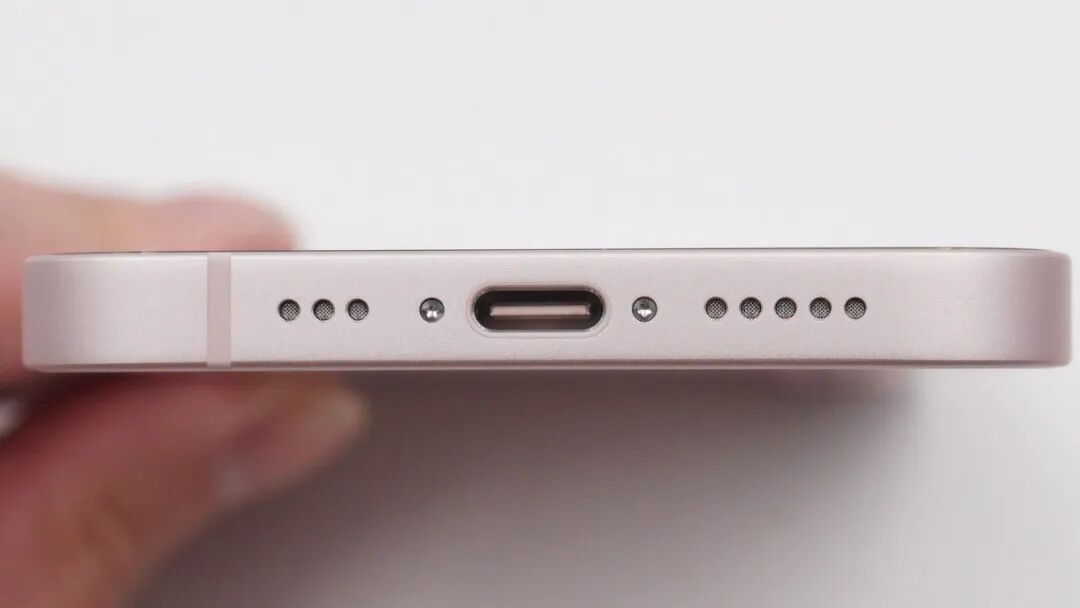 拆解报告:苹果iPhone 17e手机图9