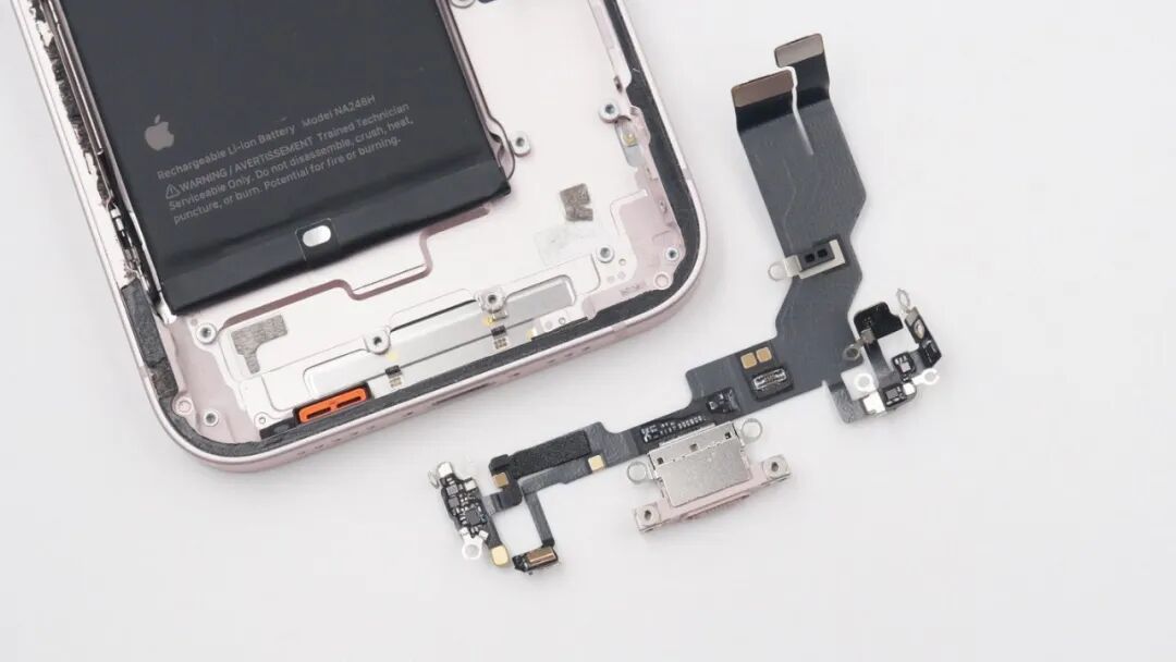拆解报告:苹果iPhone 17e手机图25