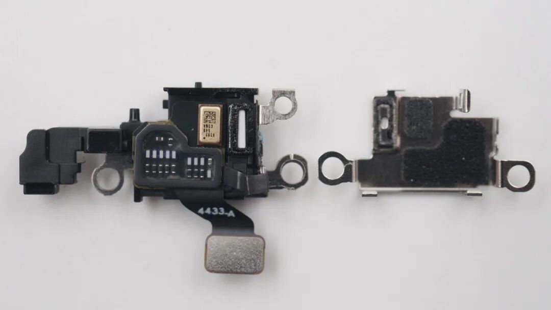 拆解报告:苹果iPhone 17e手机图31