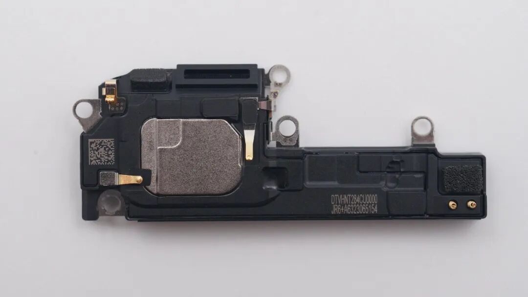 拆解报告:苹果iPhone 17e手机图37