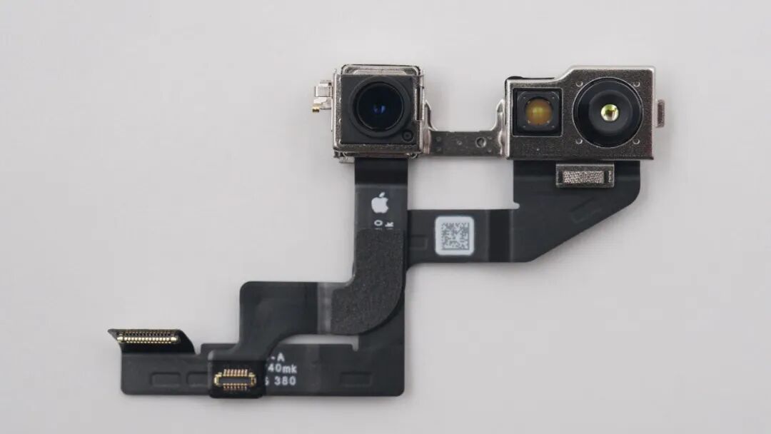 拆解报告:苹果iPhone 17e手机图46
