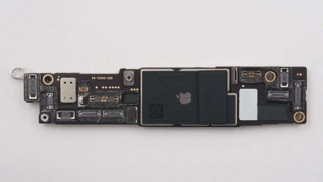 拆解报告:苹果iPhone 17e手机图49