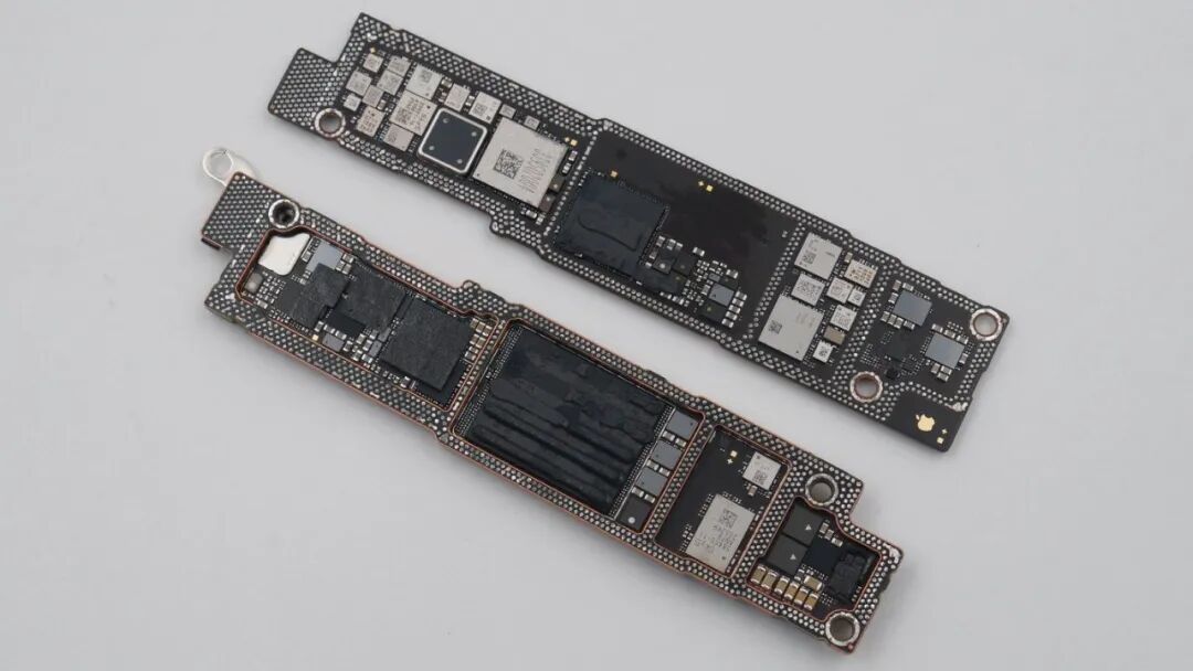 拆解报告:苹果iPhone 17e手机图54