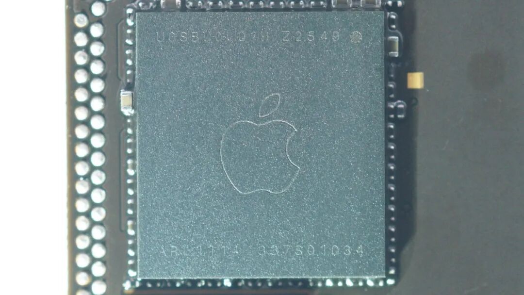 拆解报告:苹果iPhone 17e手机图68