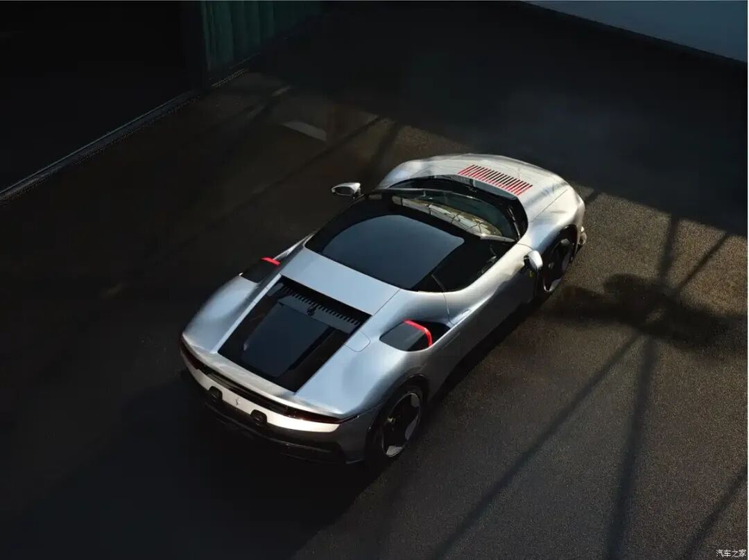 3.9T V8+三电机,1000马力,法拉利赛道技术下放民用超跑巅峰之作!图4