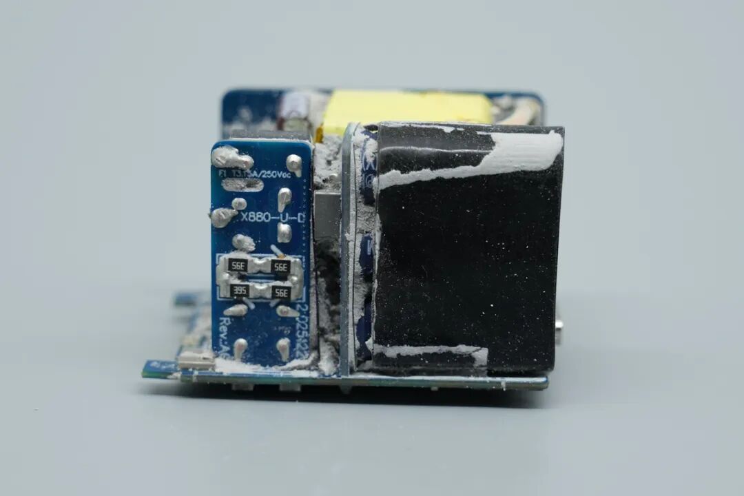 拆解报告：绿联Nexode Air美标100W USB-C氮化镓快充套装图26