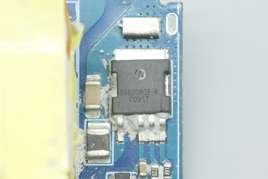 拆解报告：绿联Nexode Air美标100W USB-C氮化镓快充套装图39